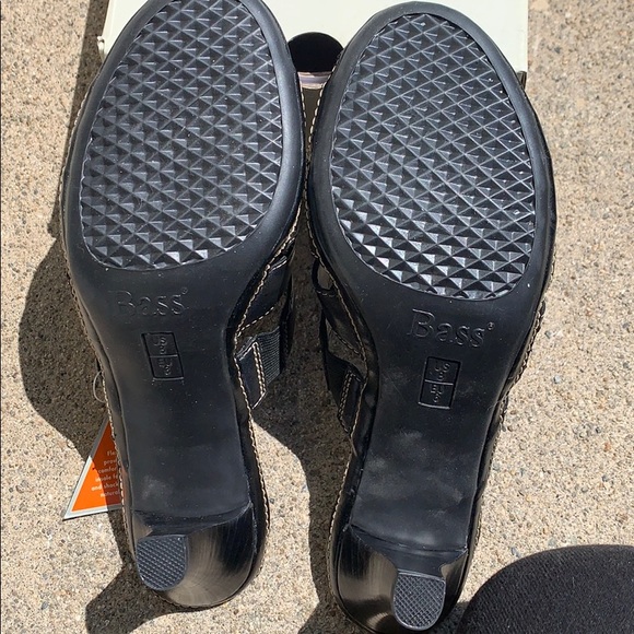 Bass heels size 8M - Picture 2 of 7